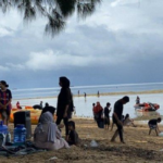 7.42 Gelar Tikar di Pantai Toronipa Konawe Sulawesi Tenggara Tak Dipungut Biaya, Dispar Keluarkan Edaran